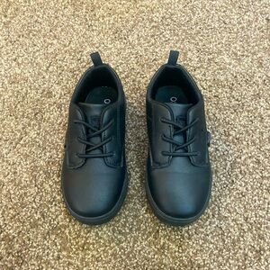 Toddler boys shoes size 11. Used in good condition